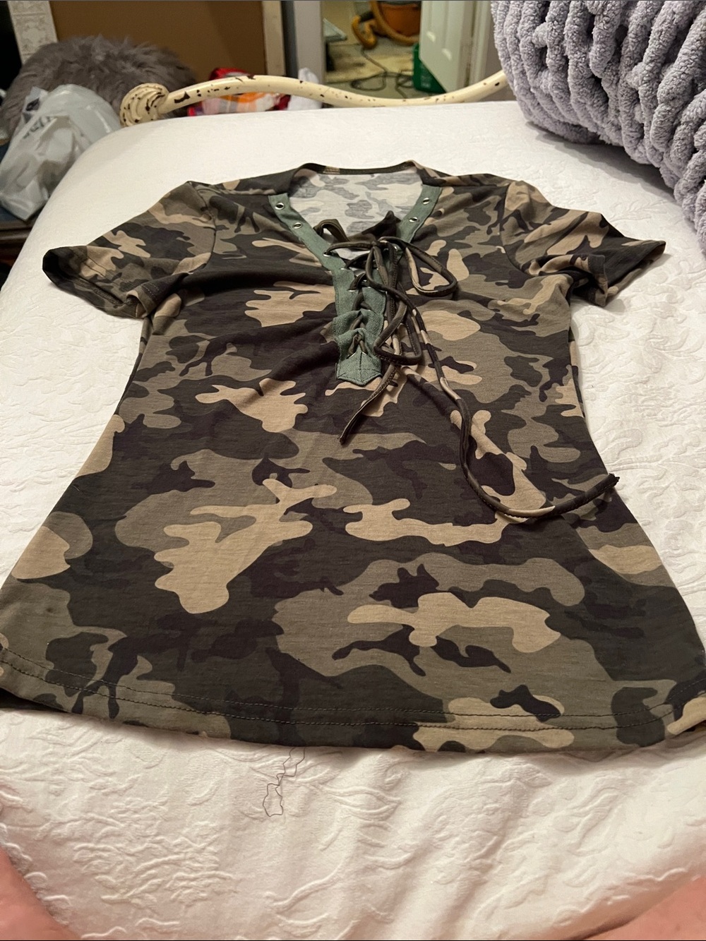 Source Unknown Camouflage Lace-Up V-Neck Short Sleeve Top - Green/Tan/Black